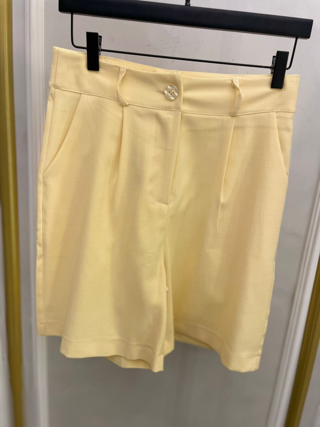 Short Aura